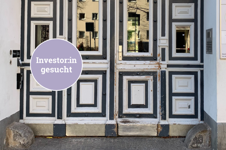 Eingangstür Büro, Text: Investor gesucht