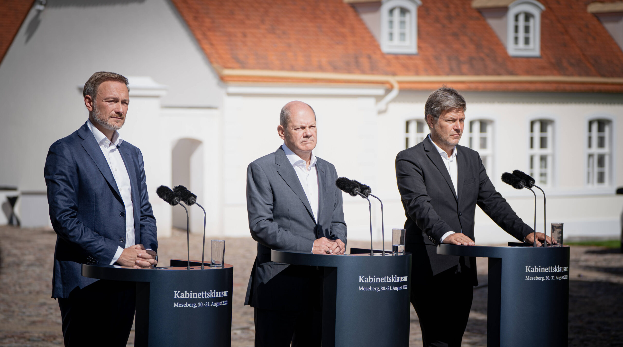 Zustand der Regierung Vollbeschäftigt mit situativen Dringlichkeiten